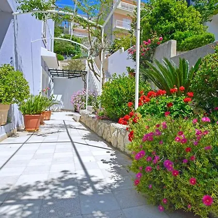Sunset Apartment *